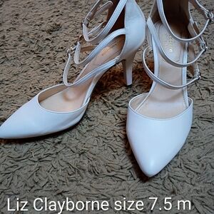 Liz Claiborne Chic Cream Heels